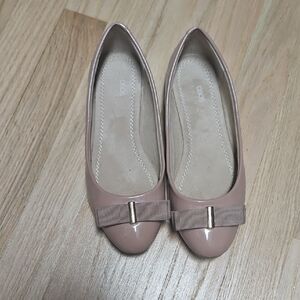 ASOS DESIGN Luna bow ballet flats in beige  size 6